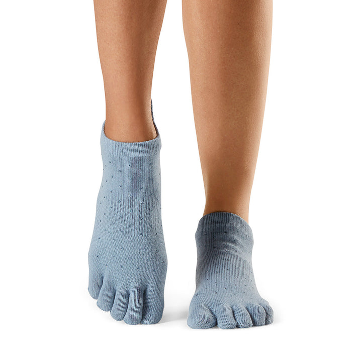 # Full Toe Low Rise Grip Socks | Socks > Grip | ToeSox – ToeSox | Tavi | Vooray