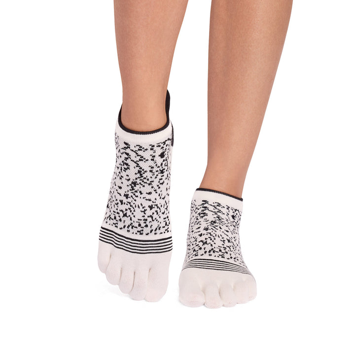 Full Toe Low Rise Tec Grip Socks
